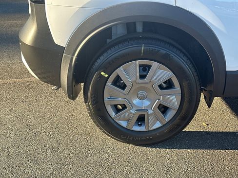 New 2026 Nissan Kicks S image 17