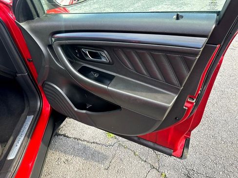 Used 2010 Ford Taurus SHO image 31