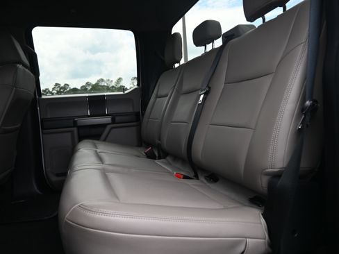 Used 2021 Ford F250 XLT w/ FX4 Off-Road Package AWD/4WD image 29