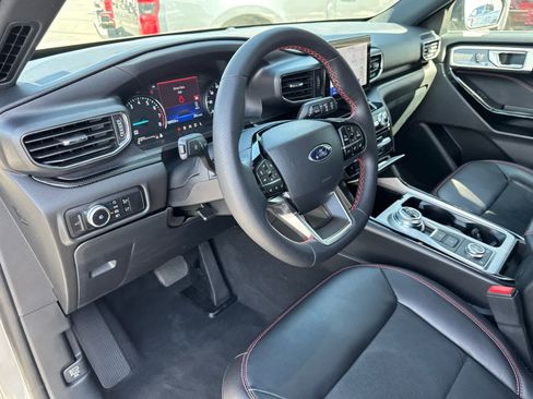 Certified 2023 Ford Explorer ST-Line w/ Class IV Trailer Tow Package AWD/4WD image 25