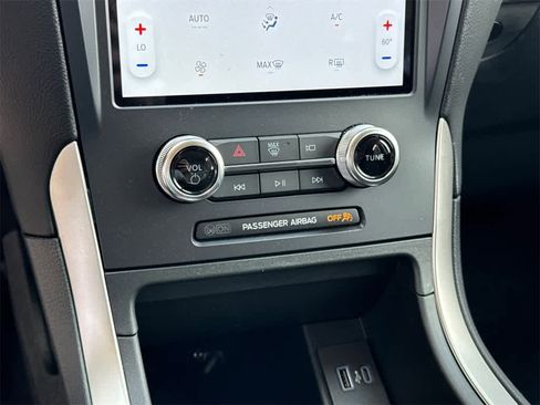 New 2024 Ford Edge SE image 29