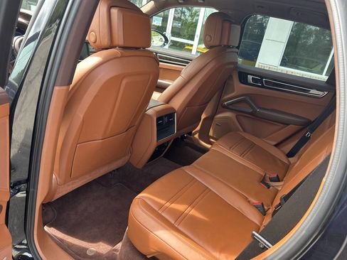 Used 2019 Porsche Cayenne AWD/4WD image 37