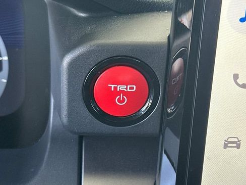 Used 2025 Toyota 4Runner TRD Off-Road Premium AWD/4WD image 28