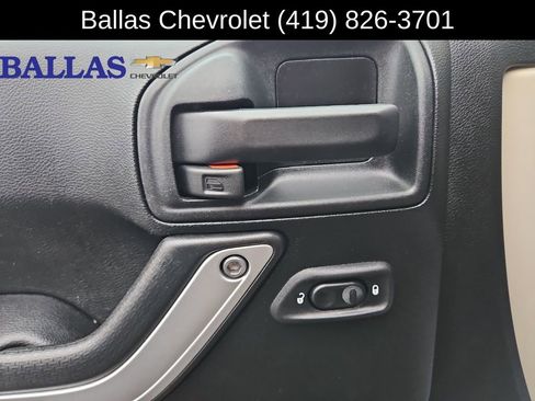 Used 2017 Jeep Wrangler Unlimited Rubicon w/ Cold Weather Group image 24