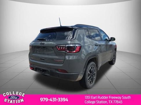 Used 2021 Jeep Compass Trailhawk w/ Sun and Sound Group AWD/4WD image 4