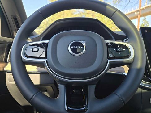 Used 2026 Volvo XC90 B6 Plus w/ Protection Package Premier AWD/4WD image 25