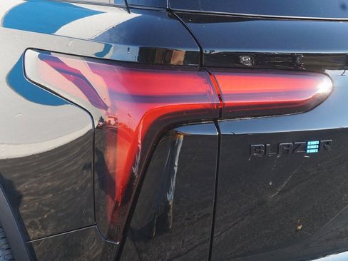 New 2026 Chevrolet Blazer EV LT image 27