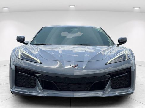 Used 2025 Chevrolet Corvette Z06 w/ Stealth Interior Trim Package RWD image 2