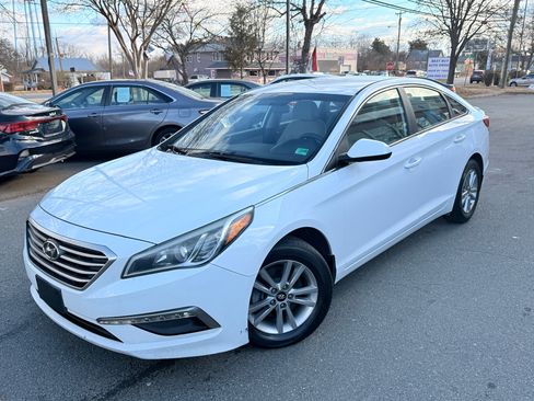Used 2015 Hyundai Sonata SE image 3