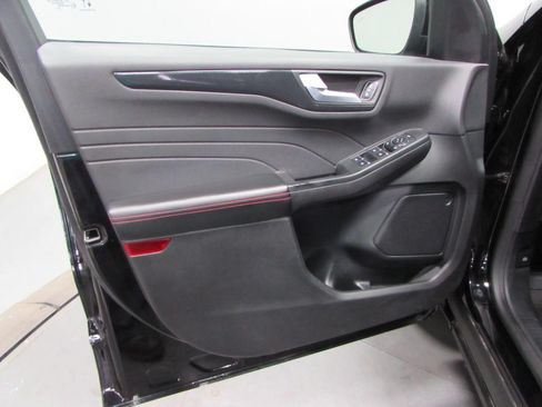 Certified 2025 Ford Escape ST-Line Select AWD/4WD image 12