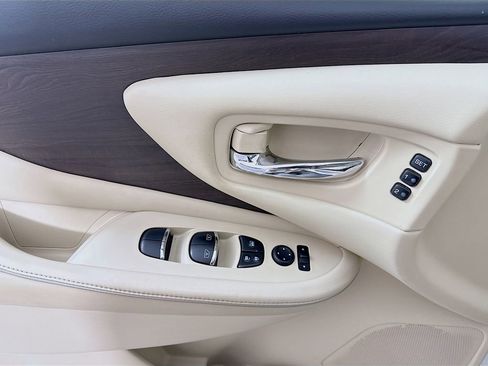 Used 2019 Nissan Murano Platinum image 18