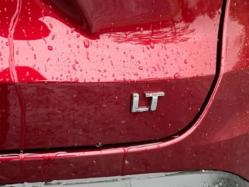 Used 2025 Chevrolet Trax LT FWD image 14