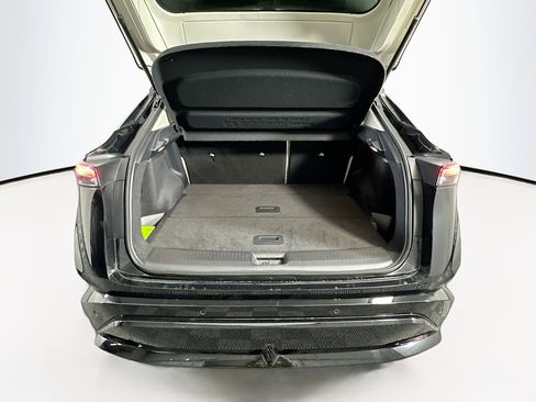 Used 2024 Nissan Ariya FWD image 29