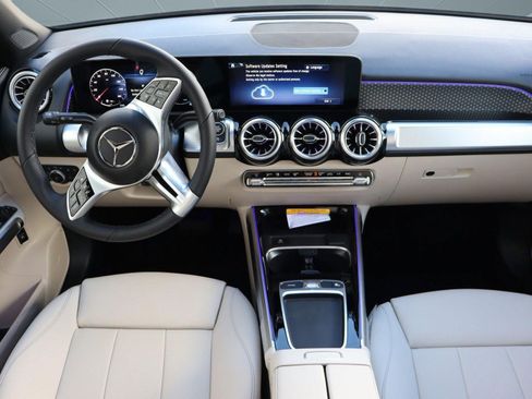 Certified 2025 Mercedes-Benz GLB 250 image 29