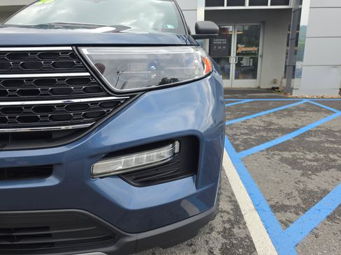 Used 2020 Ford Explorer XLT w/ Equipment Group 202A AWD/4WD image 10