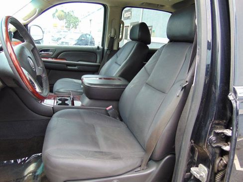 Used 2007 Cadillac Escalade EXT w/ Information Package AWD/4WD image 11