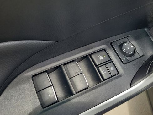 Used 2024 Toyota RAV4 XLE FWD image 23
