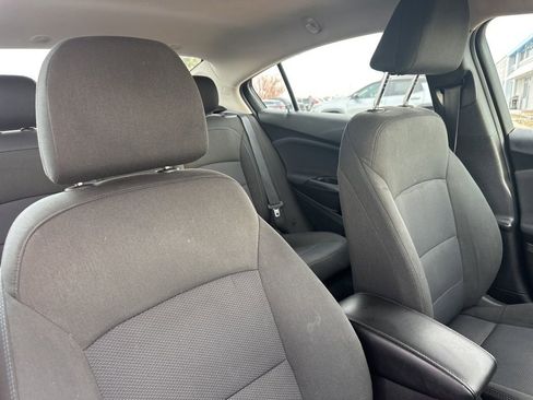 Used 2018 Chevrolet Cruze LT w/ LT Fleet Convenience Package image 27