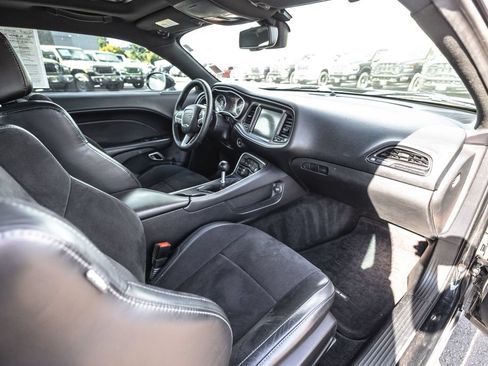 Used 2016 Dodge Challenger R/T Scat Pack w/ Leather Interior Group RWD image 20