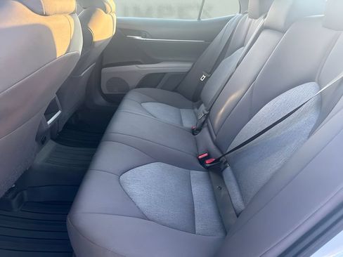 Used 2020 Toyota Camry LE FWD image 9