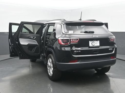 Used 2025 Jeep Compass Latitude AWD/4WD image 63
