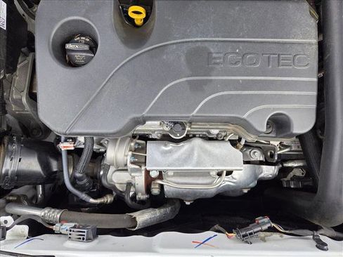 Used 2024 GMC Terrain SLT image 21