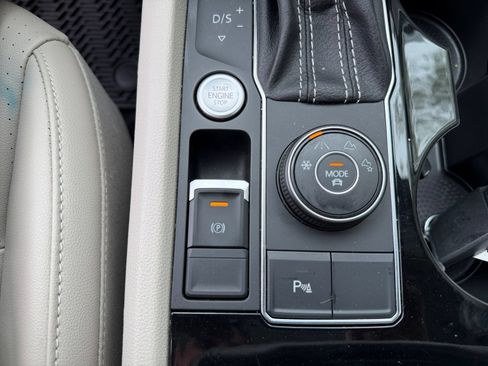 Used 2022 Volkswagen Atlas SE AWD/4WD image 25