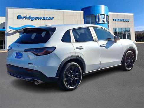Used 2023 Honda HR-V Sport image 6