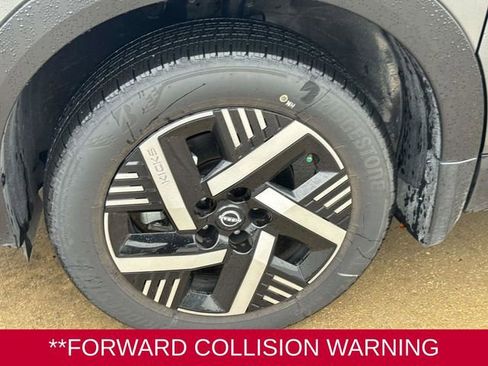 Used 2025 Nissan Kicks SV w/ Charging Package image 5