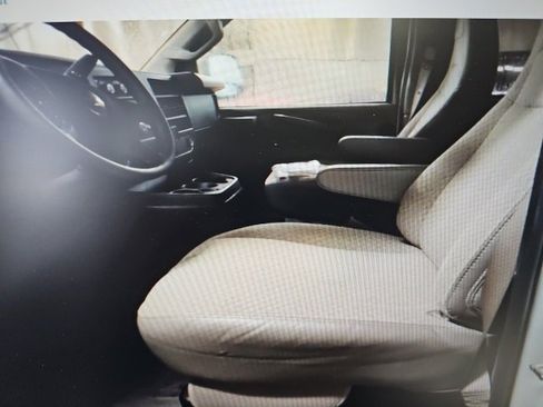 Used 2023 Chevrolet Express 3500 LS image 5
