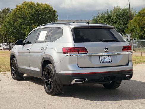 Used 2022 Volkswagen Atlas SE w/ Black Wheel Package FWD image 3