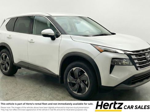 Used 2025 Nissan Rogue SV image 1