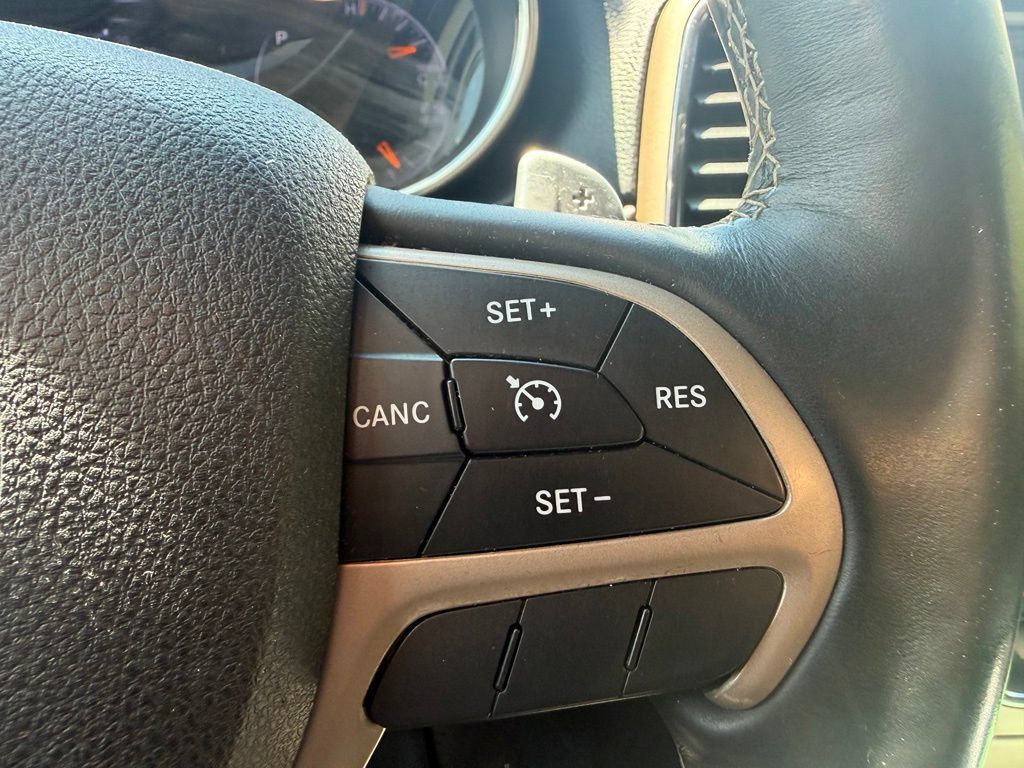 Certified 2017 Jeep Grand Cherokee Limited AWD/4WD image 27