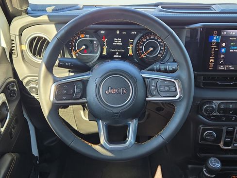 Used 2024 Jeep Wrangler Sahara w/ Technology Group image 21