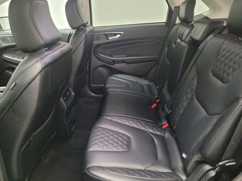 Used 2024 Ford Edge Titanium image 18