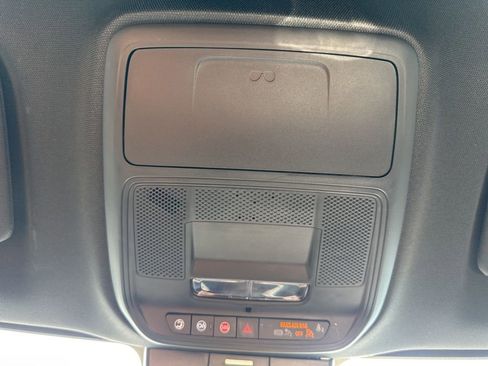 Used 2025 Buick Enclave Preferred image 24