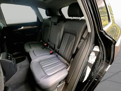 Used 2023 Audi Q5 2.0T Premium Plus w/ Premium Plus Package AWD/4WD image 21