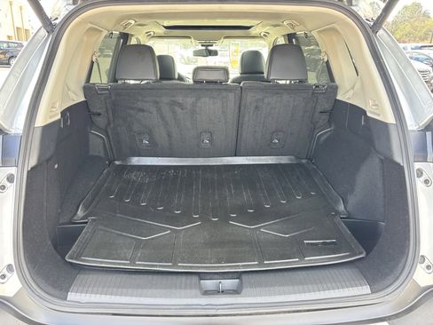 Used 2021 Nissan Rogue SL w/ Premium Package image 17