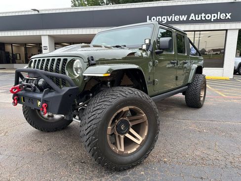 Used 2023 Jeep Gladiator Sport AWD/4WD image 1