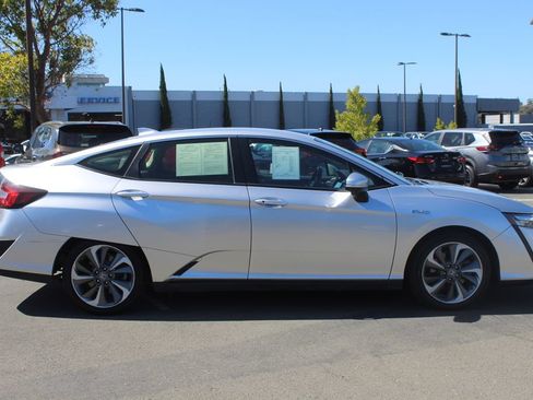 Used 2021 Honda Clarity Plug-In Hybrid image 6