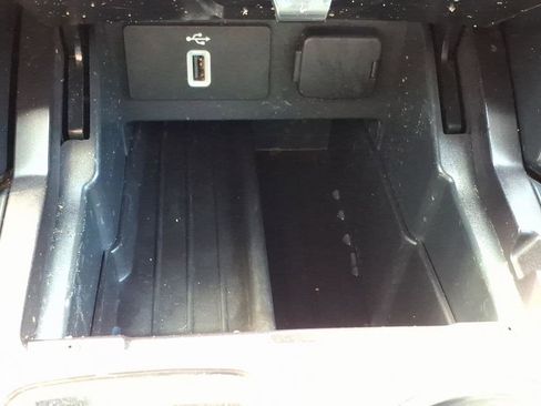 Used 2017 Ford Explorer XLT w/ Equipment Group 202A AWD/4WD image 19