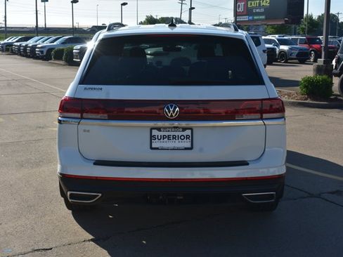 Used 2025 Volkswagen Atlas SE w/ Panoramic Sunroof Package FWD image 6