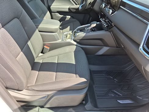 New 2026 GMC Canyon Elevation w/ Convenience Package image 16