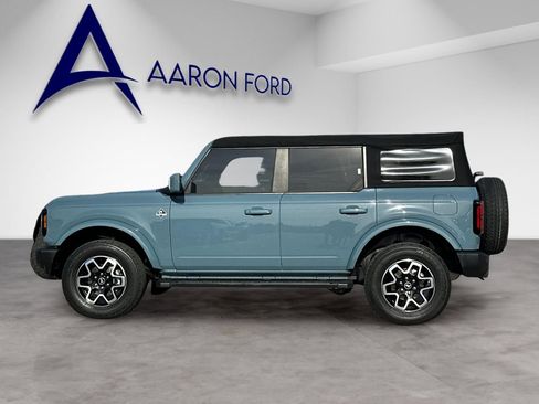 Used 2022 Ford Bronco Outer Banks image 2