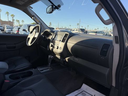 Used 2015 Nissan Xterra PRO-4X w/ Pro-4x Leather Package image 32