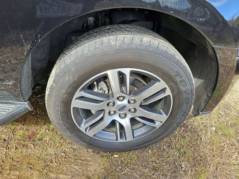 Used 2024 Ford Expedition Limited image 10