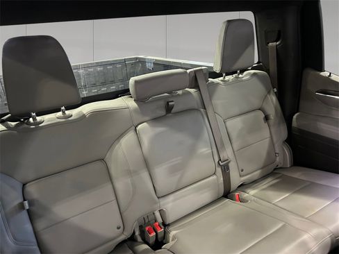Used 2025 GMC Sierra 1500 SLT image 18