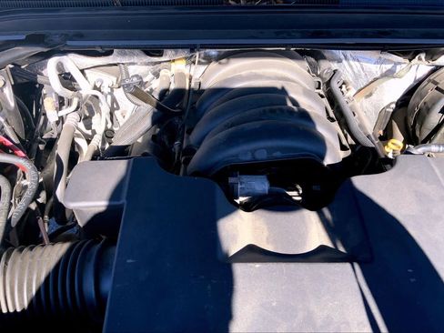 Used 2018 Chevrolet Tahoe LT w/ Luxury Package image 32