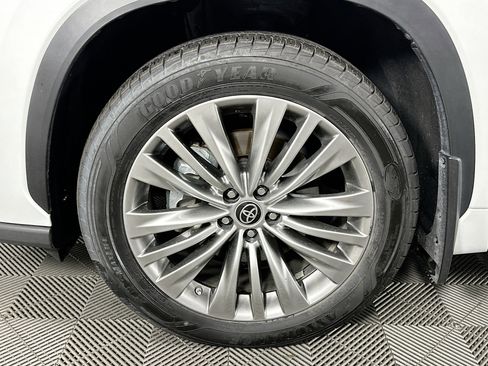 Used 2022 Toyota Highlander Platinum image 35