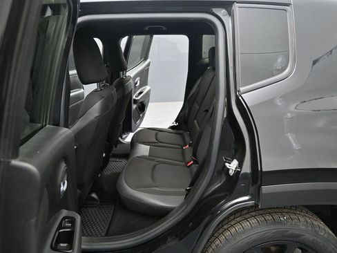 Used 2022 Jeep Renegade Altitude w/ Convenience Group AWD/4WD image 30